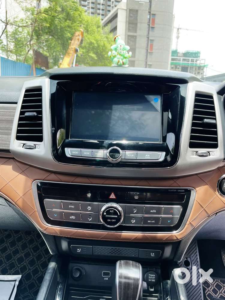 Mahindra Alturas G4 4wd At, 2019