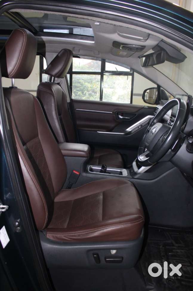 Toyota Innova Hycross 2.0 Zx (o) Hybrid 7 Str, 2023, Petrol