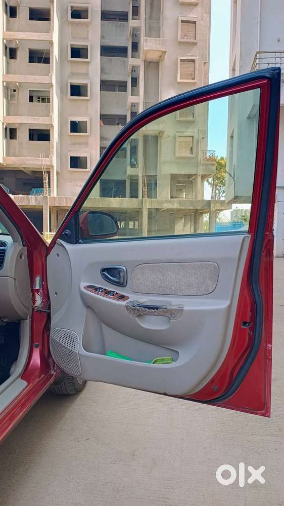 Hyundai Accent 2011 Red