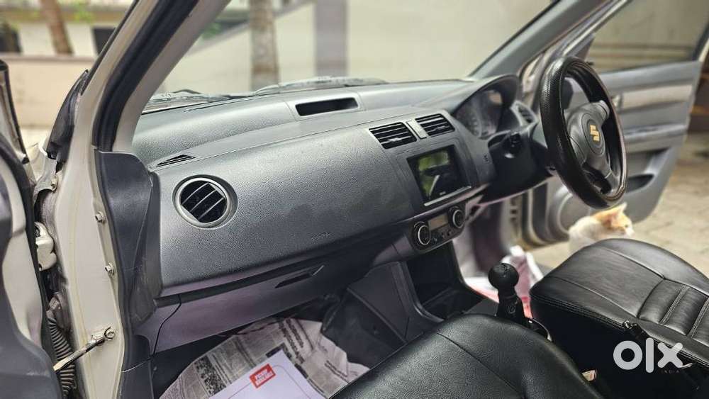 Maruti Suzuki Swift 1.3 Zxi, 2005, Petrol