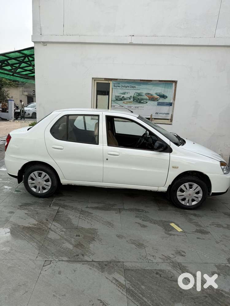 Tata Indigo Ecs Ecs Ls Cr4 Bs-iv, 2016, Cng & Hybrids