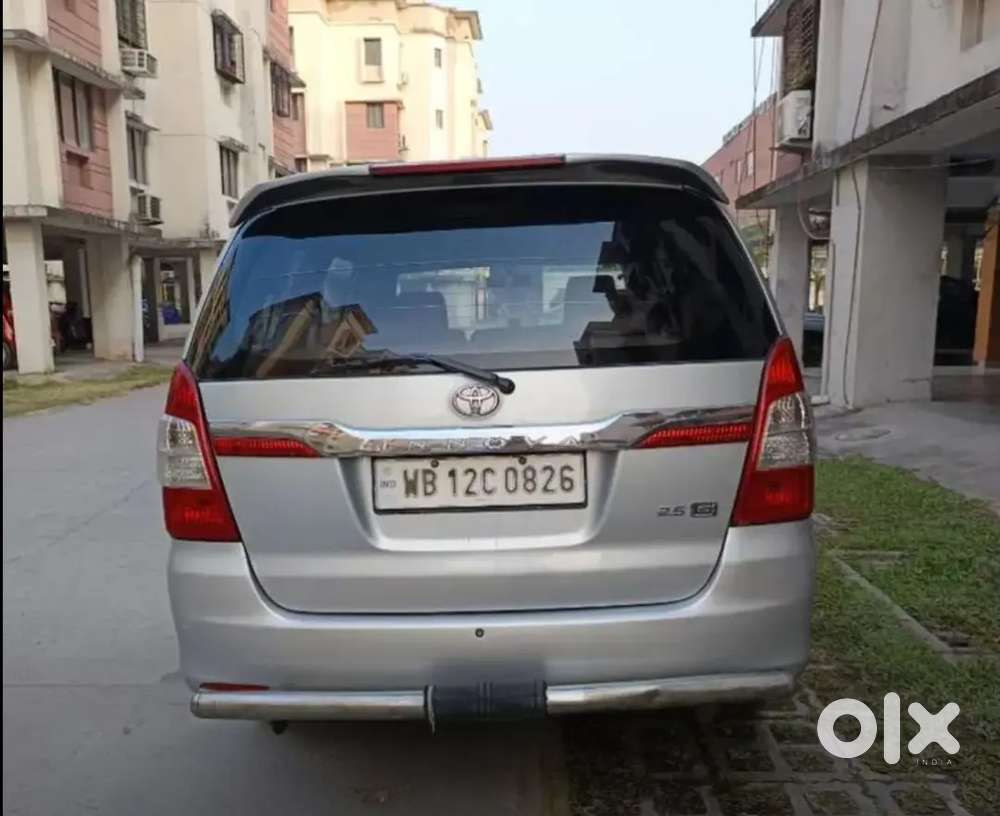 Toyota Innova Hycross 2012 Diesel 150000 Km Driven