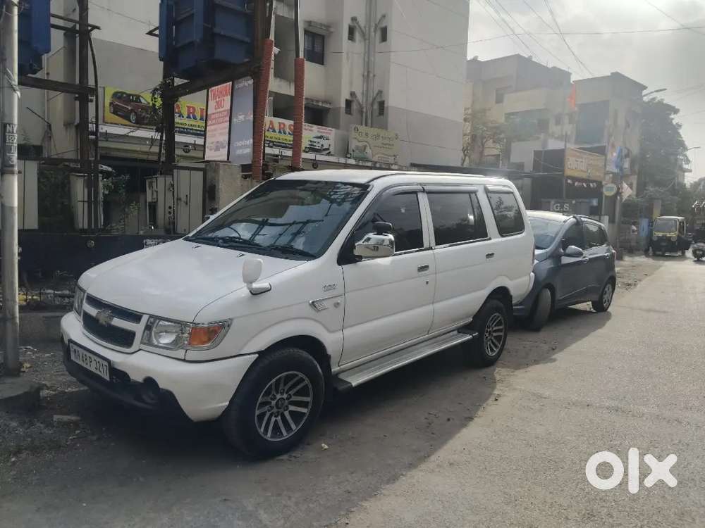 Chevrolet Tavera Neo 2013 10 Seater