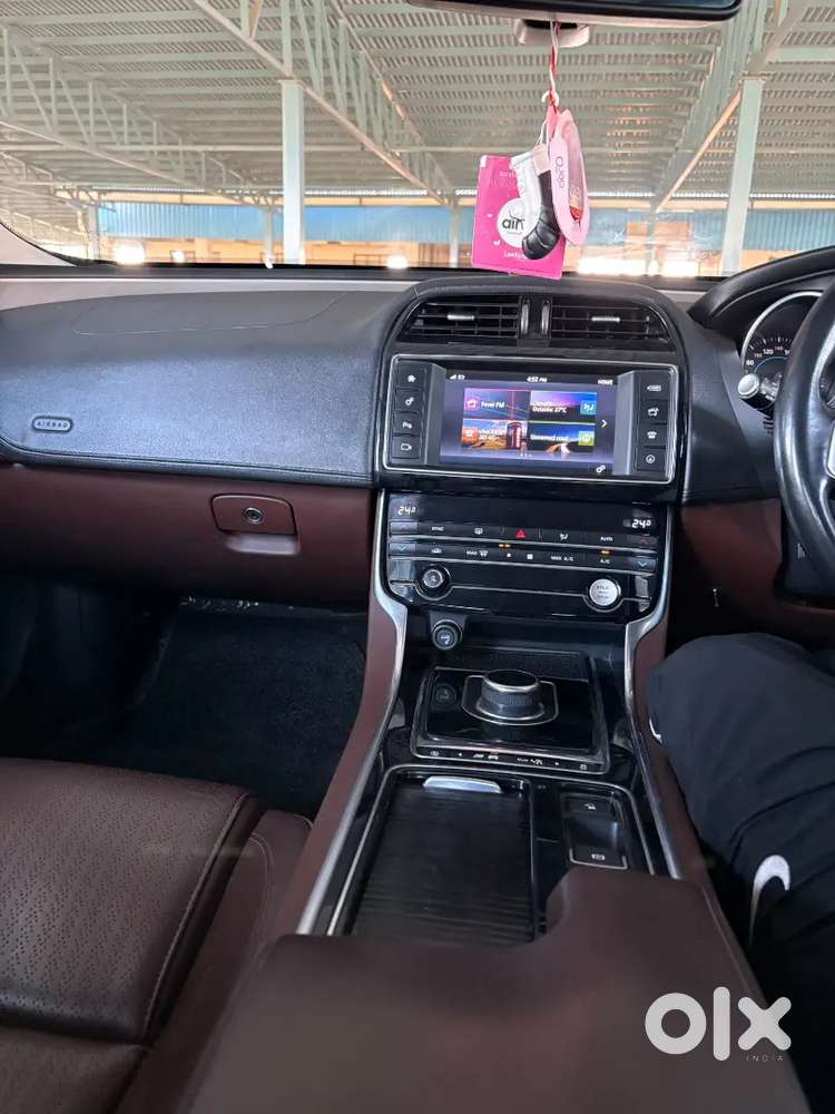 Jaguar Xe Portfolio 2019