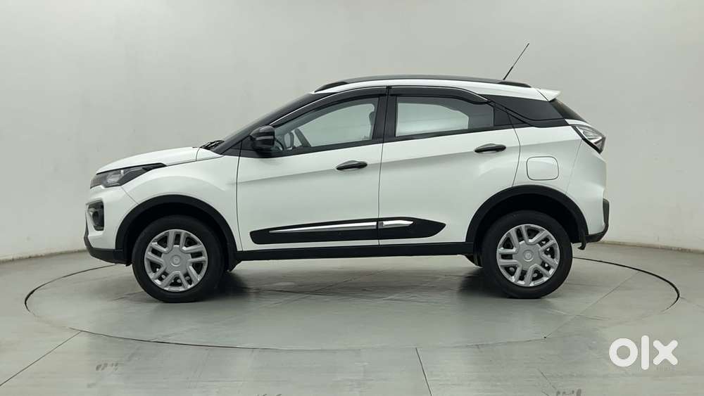 Tata Nexon 1.2 Revotron Xm (s), 2023, Petrol