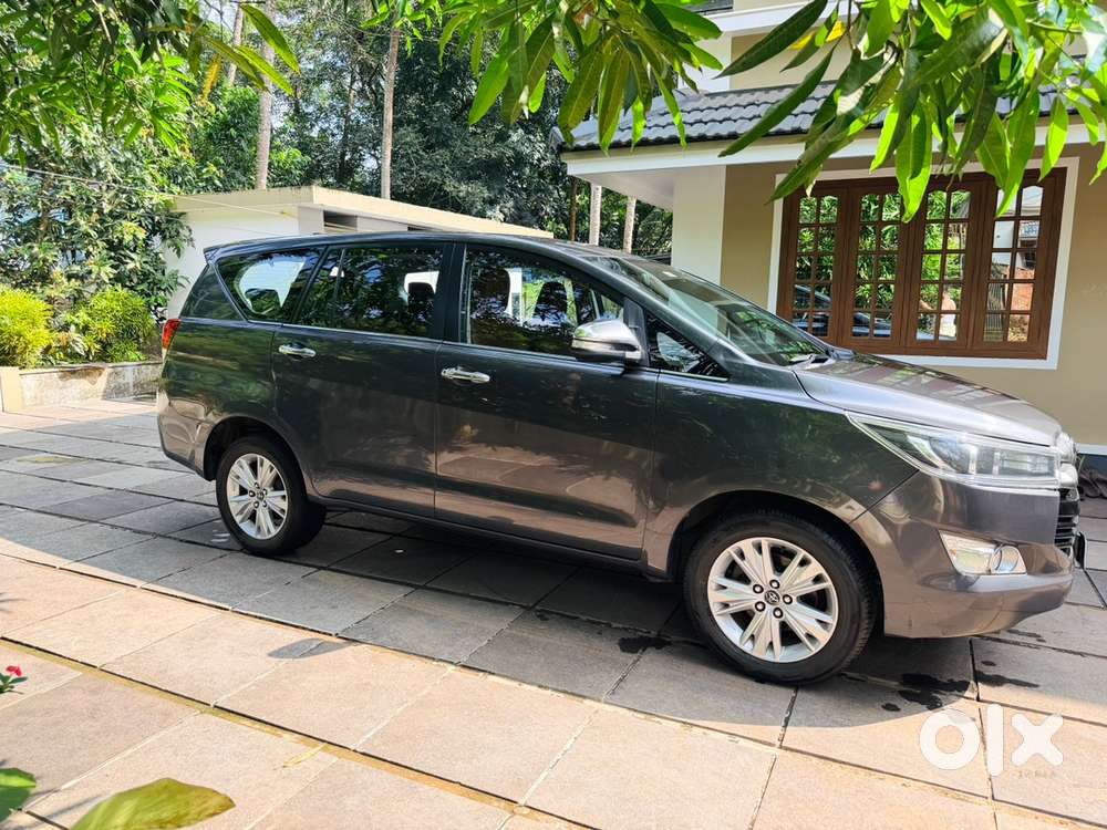 Toyota Innova Crysta 2016