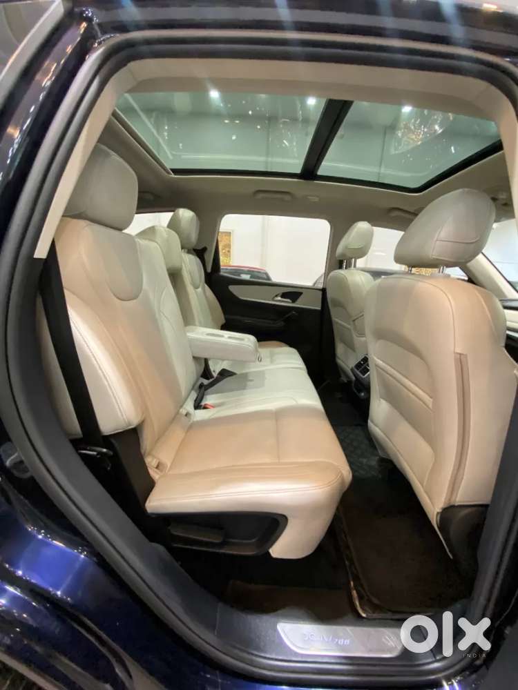 Mahindra Xuv700 2.2 Ax 7 Diesel At Luxury Pack Str Awd, 2023, Diesel