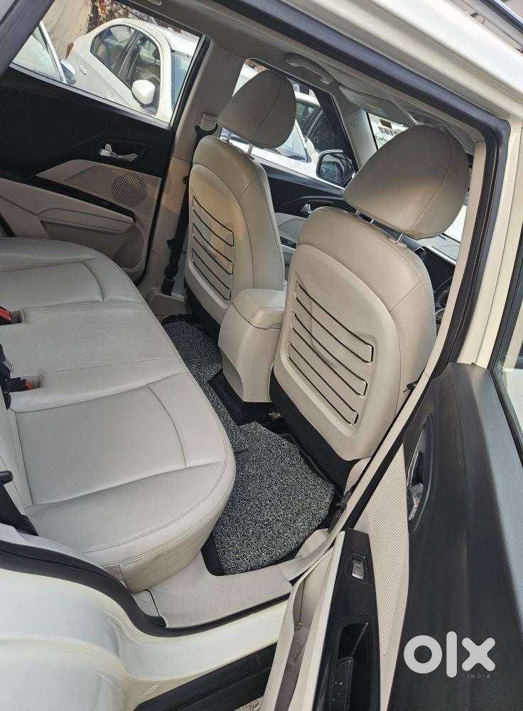 Mahindra Xuv300 W8, 2019, Petrol