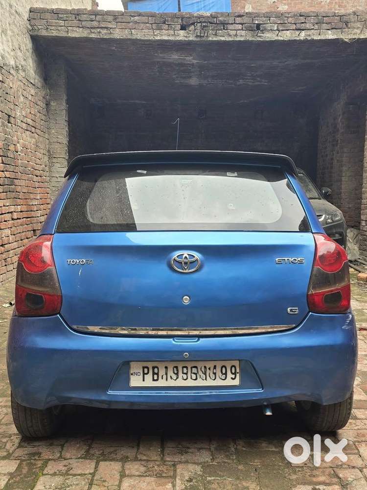 Toyota Etios Liva 2012 Petrol 80000 Km Driven