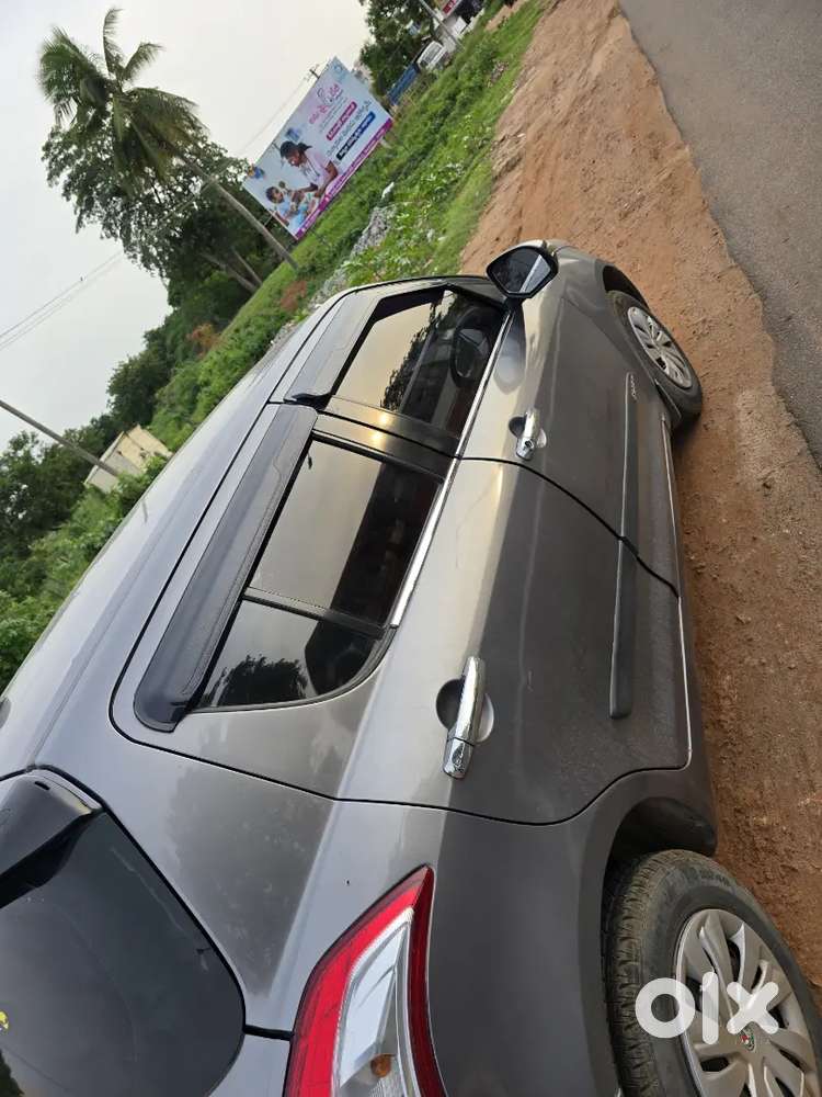 Maruti Suzuki Swift 1.2 Vxi 2013 Year