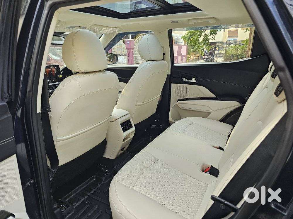 Mahindra Xuv 3xo Ax7l Diesel Mt, 2025, Diesel