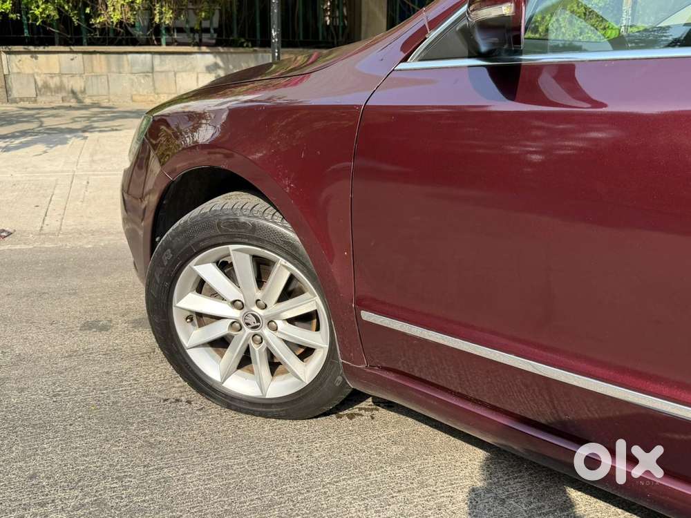 Skoda Superb [2014-2016] 1.8 Style Tsi At, 2015, Petrol