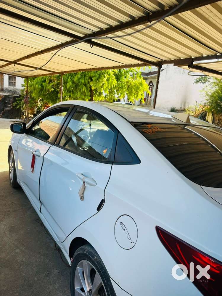 Hyundai Fluidic Verna 2011