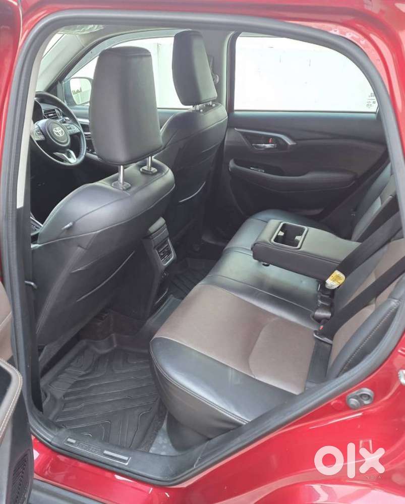 Toyota Urban Cruiser Hyryder 1.5 V Hybrid, 2023, Cng & Hybrids
