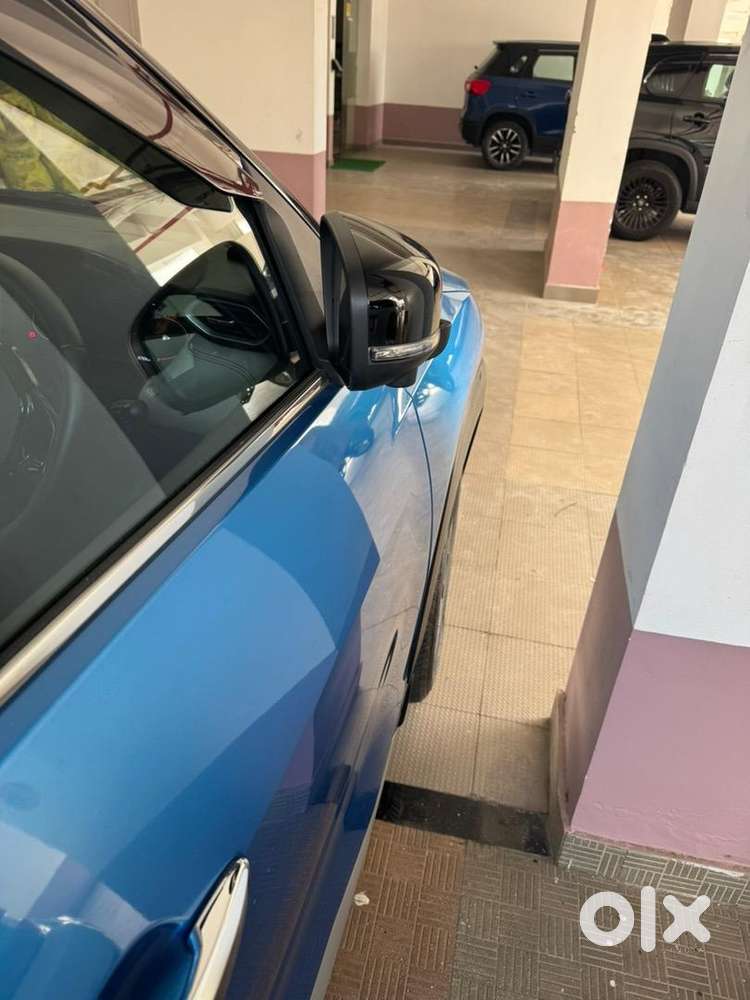 Nissan Magnite Automatic ,2025 Registered, Petrol High Variant Ezshift