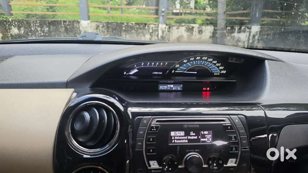 Etios Liva Vxd Dual Tone