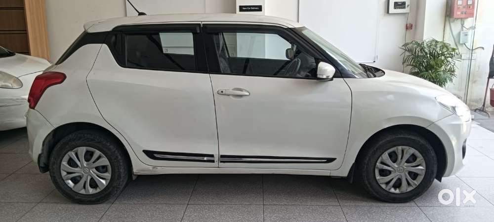 Maruti Suzuki Swift Vxi Optional, 2020, Petrol