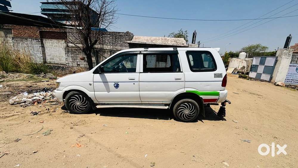 Chevrolet Tavera Neo 2015 Diesel 300000 Km Driven