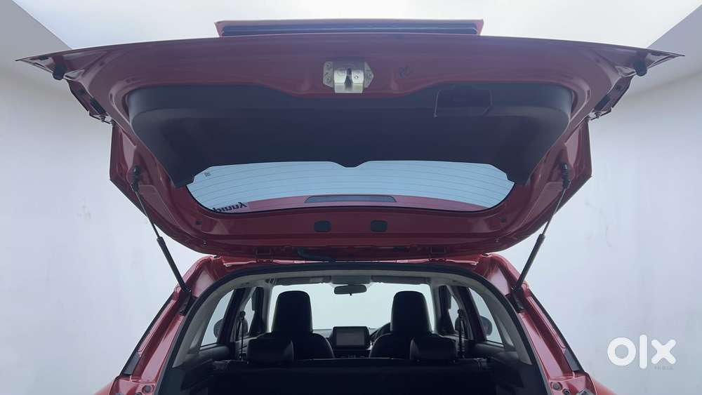 Maruti Suzuki Brezza Vxi At, 2022, Petrol