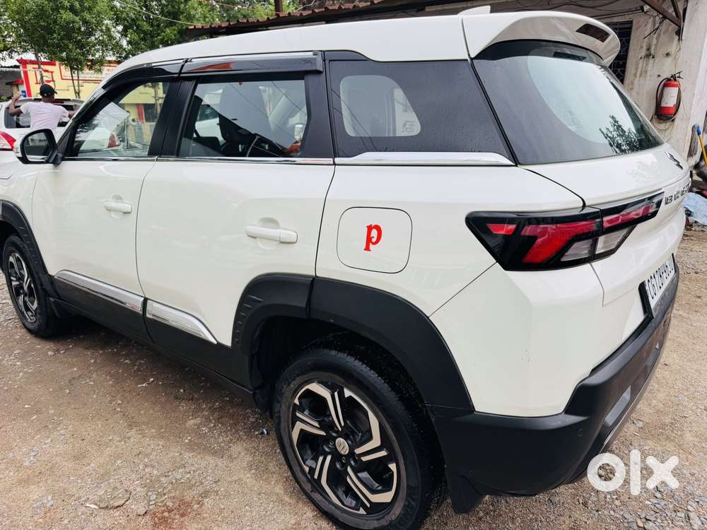 Maruti Suzuki Brezza 1.5 Lxi Smart Hybrid, 2024, Petrol