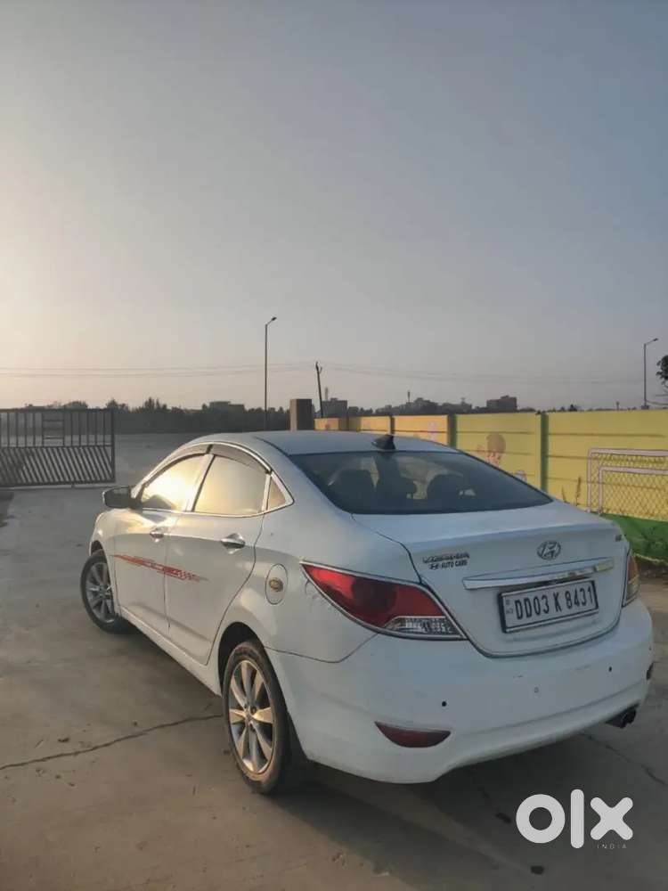 Hyundai Verna 2012 Diesel 150000 Km Driven