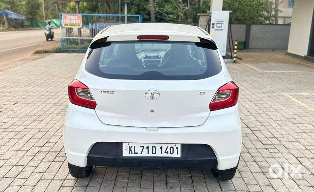 Tata Tiago 1.2 Revotron Xt (o), 2016, Petrol