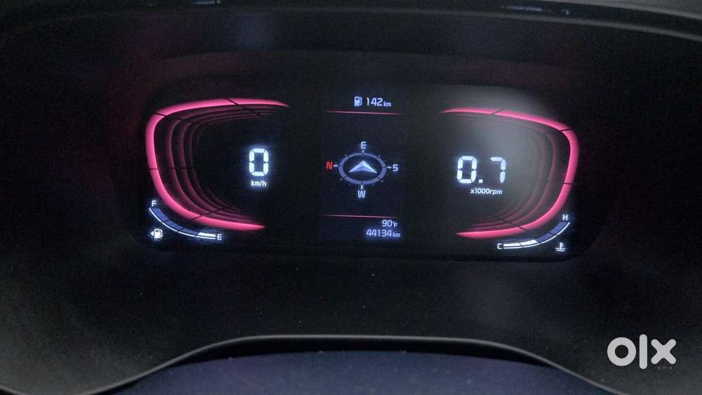 Kia Carens 1.4 Luxury Plus 6 Str, 2022, Petrol