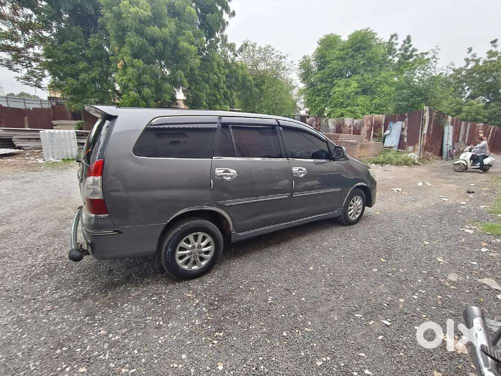 Toyota Innova 2012 Diesel 270000 Km Driven