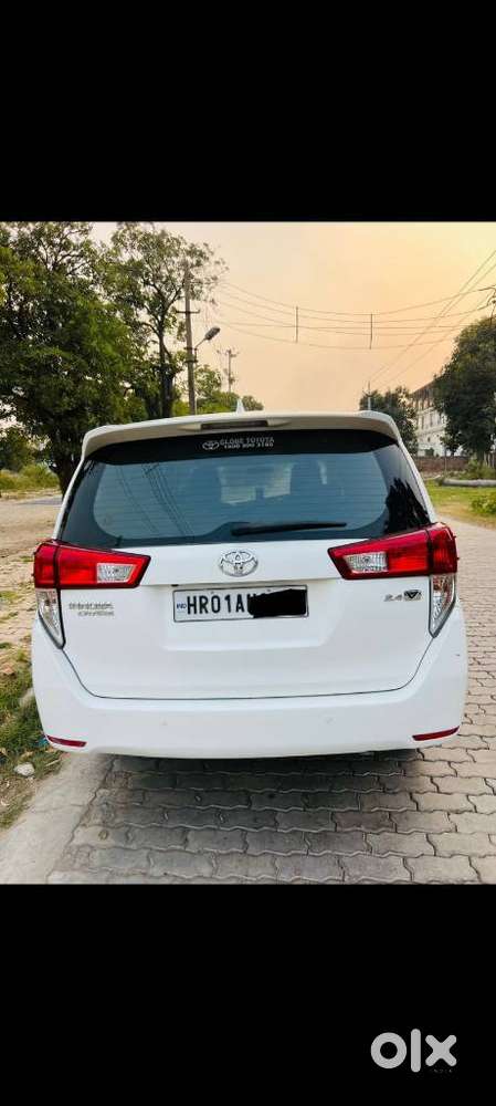 Toyota Innova Crysta 2.4 V, 2016, Diesel
