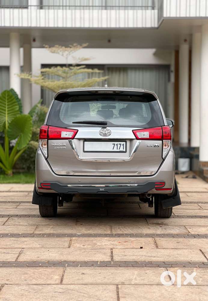 Toyota Innova Crysta 2.4 V, 2017, Diesel