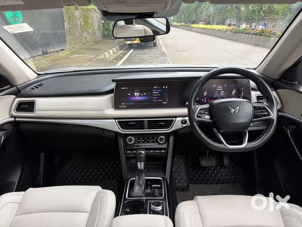 Mahindra Xuv700 2.2 Ax 7 Diesel At Luxury Pack Str, 2023, Diesel