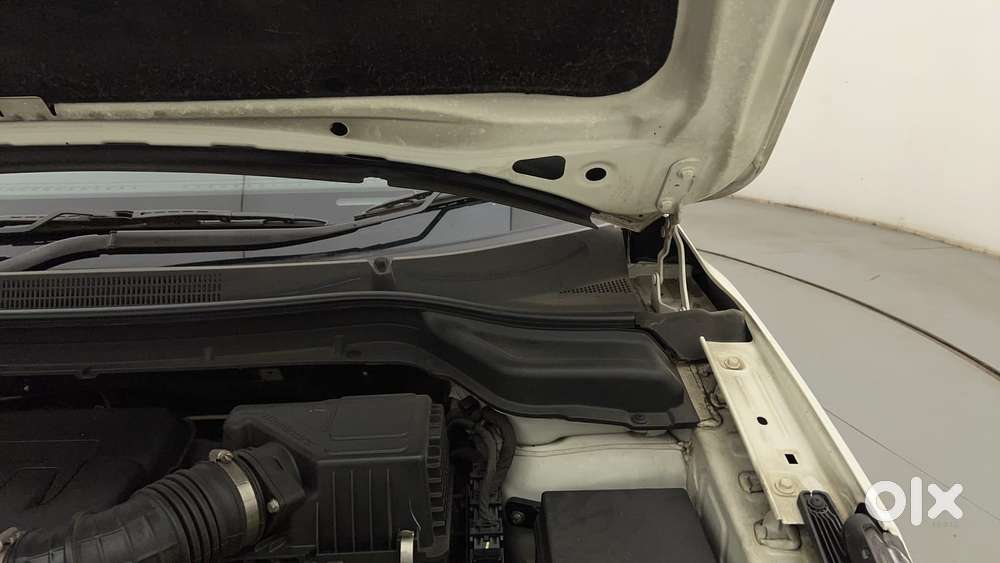 Mahindra Xuv300 1.2 W6 Amt Petrol, 2022, Petrol