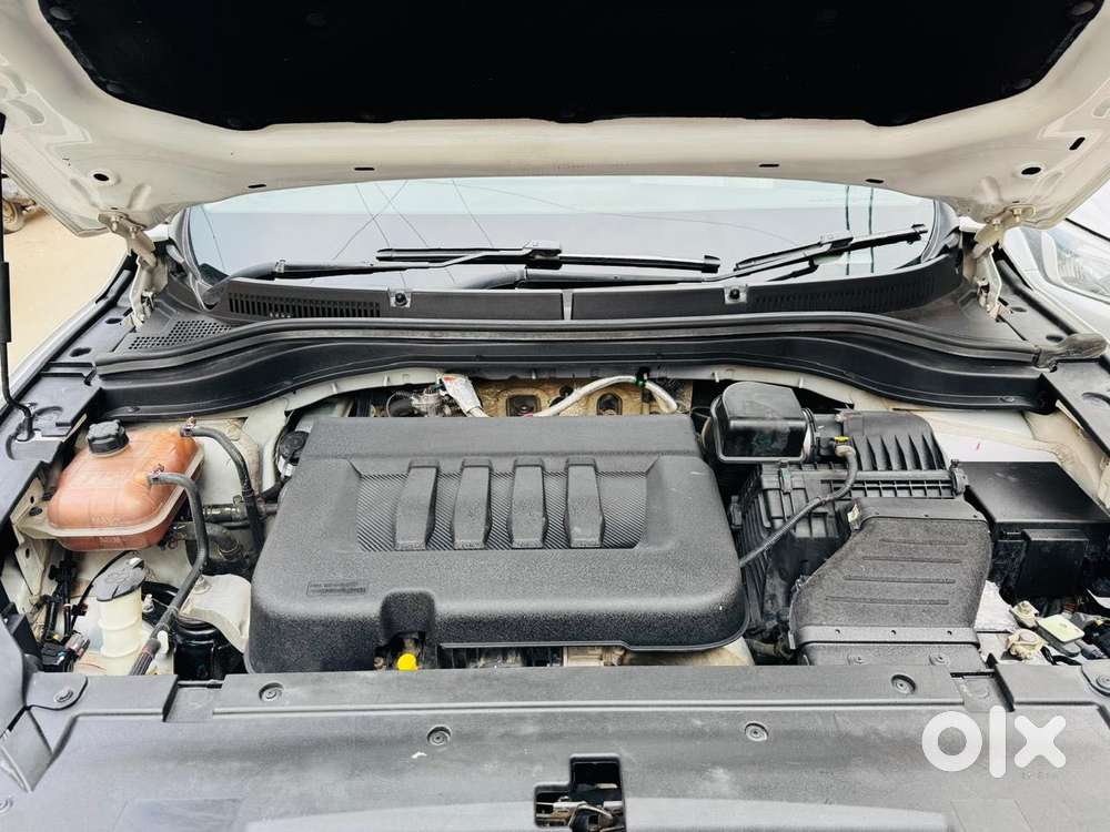 Mahindra Xuv700 2.2 Mx Diesel Mt 5 Str, 2023, Diesel