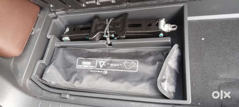 Toyota Innova Hycross 2.0 Zx (o) Hybrid 7 Str, 2024, Petrol