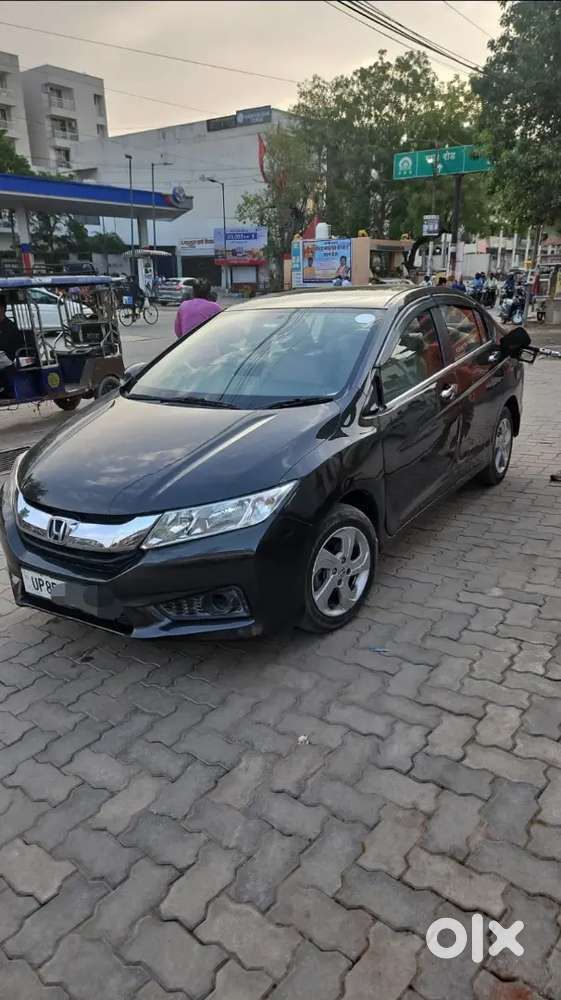 Car Is In Very Good Condition Push Button Start Sunroof Top Model Dies