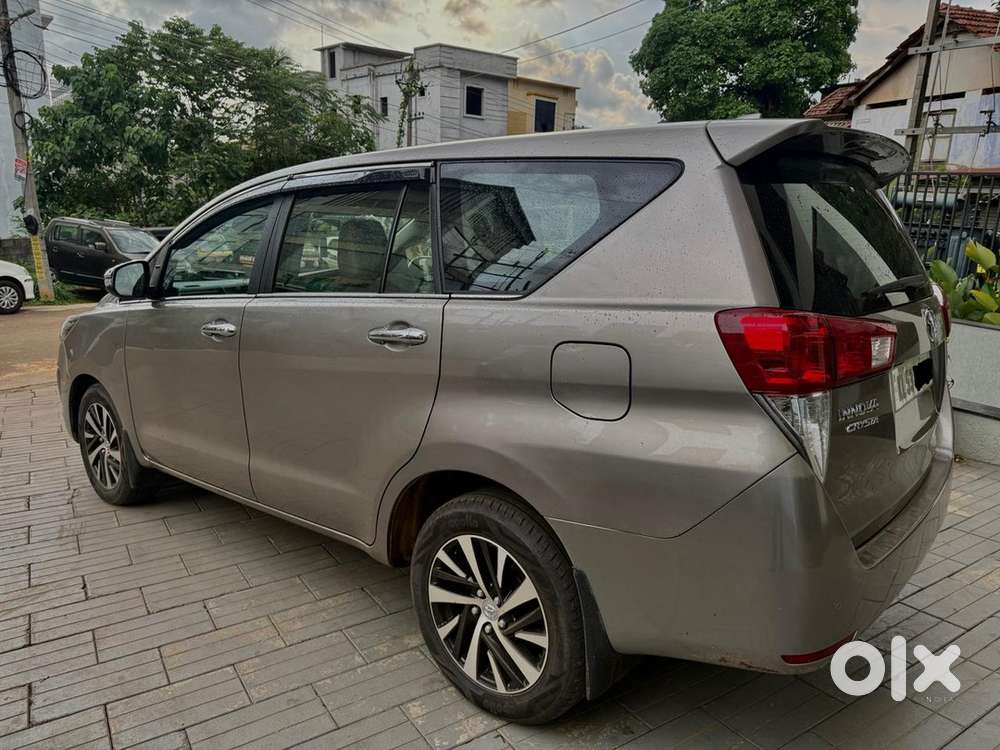 Toyota Innova Crysta 2021 2.4zx