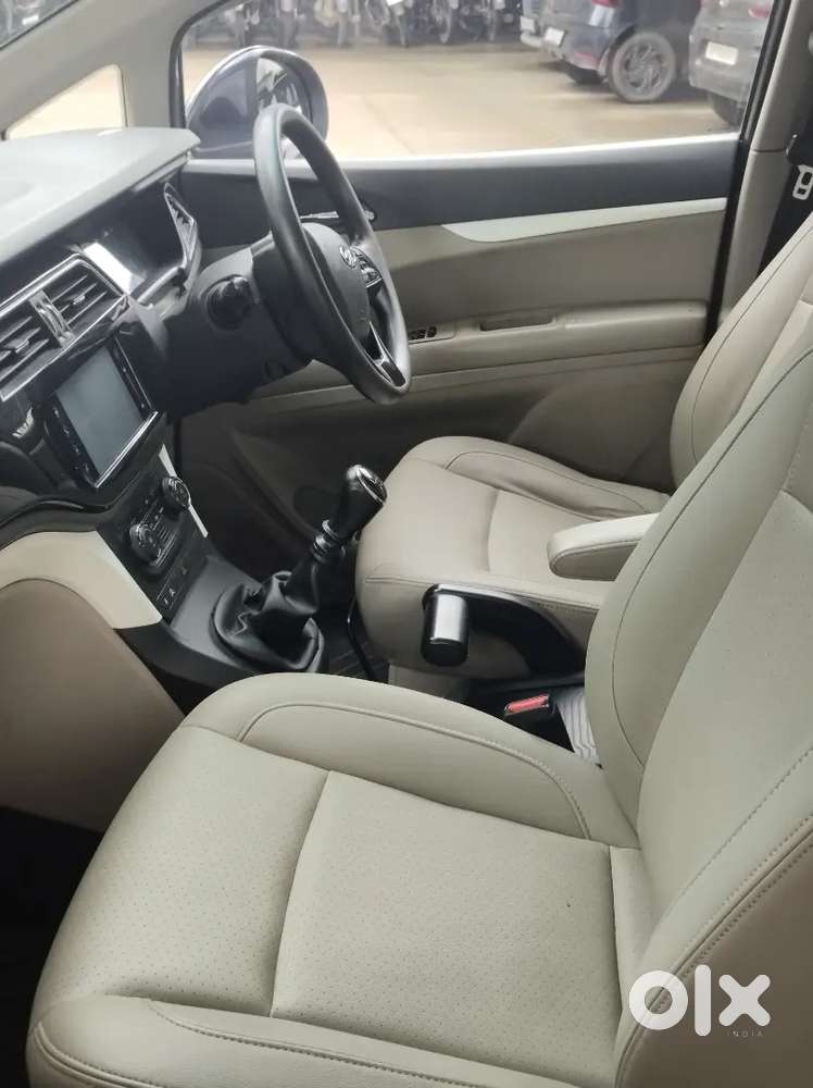 Mahindra Marazzo M8 2020