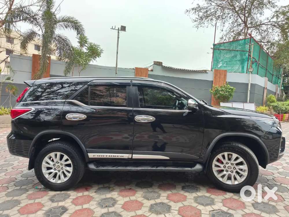 Toyota Fortuner Legender 2024