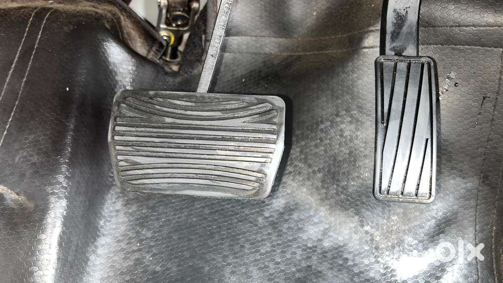 Mahindra Xuv300 1.2 W8 (o) Amt Petrol, 2022, Petrol