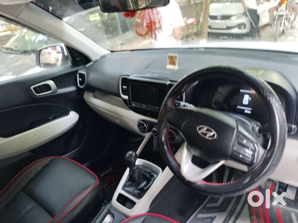 Hyundai Venue [2022-ongoing] 1.2 E, 2025, Petrol