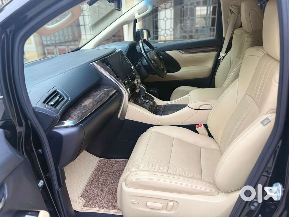 Toyota Vellfire 2.5 Executive Lounge, 2019, Petrol