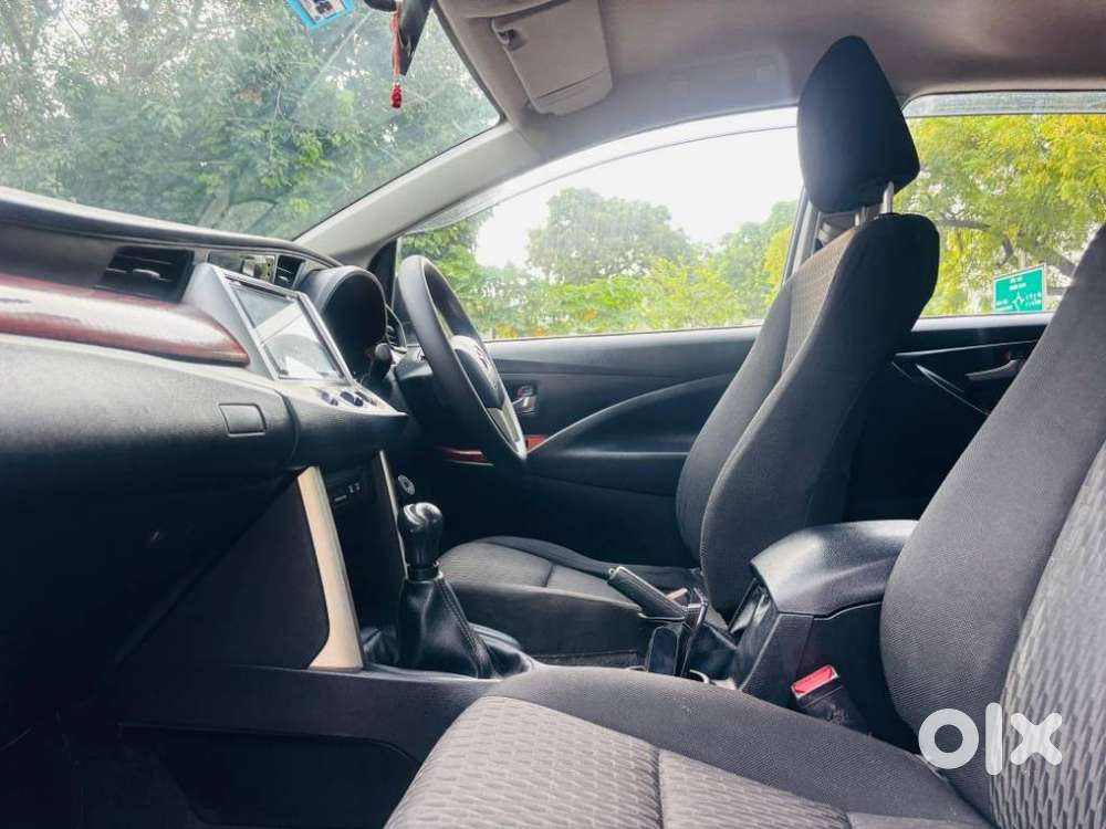 Toyota Innova Crysta 2.4 G Mt 7 Str, 2017, Diesel