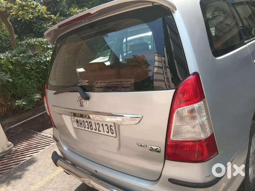 Toyota Innova 8 Seater