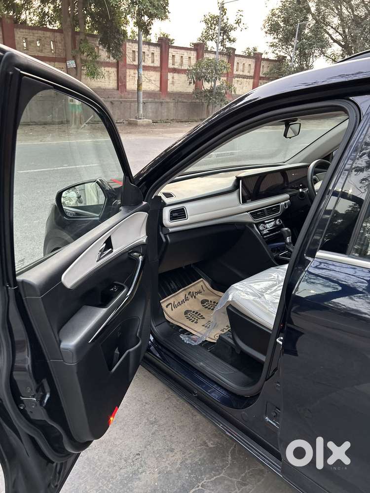 Mahindra Xuv700 2.2 Ax 7 Diesel At Str, 2023, Diesel