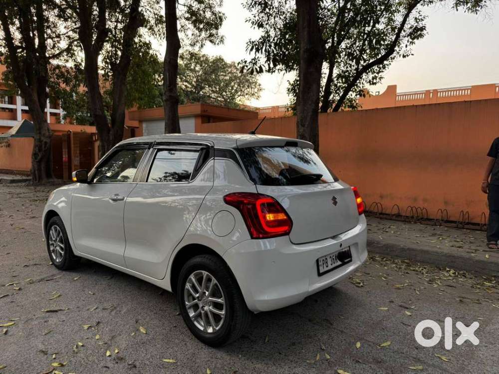 Maruti Suzuki Swift 1.3 Zxi, 2023, Petrol