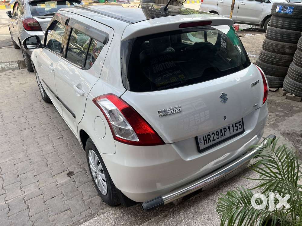 Maruti Suzuki Swift Vxi + Manual, 2017, Petrol