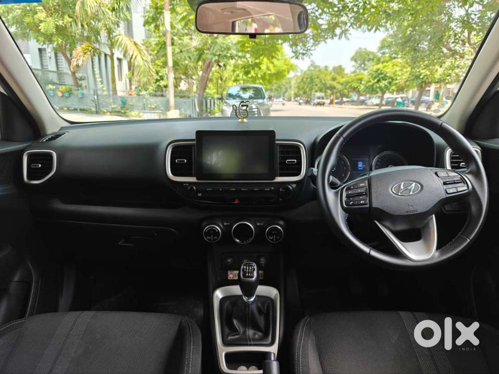 Hyundai Venue 2020 Petrol Well Maintained