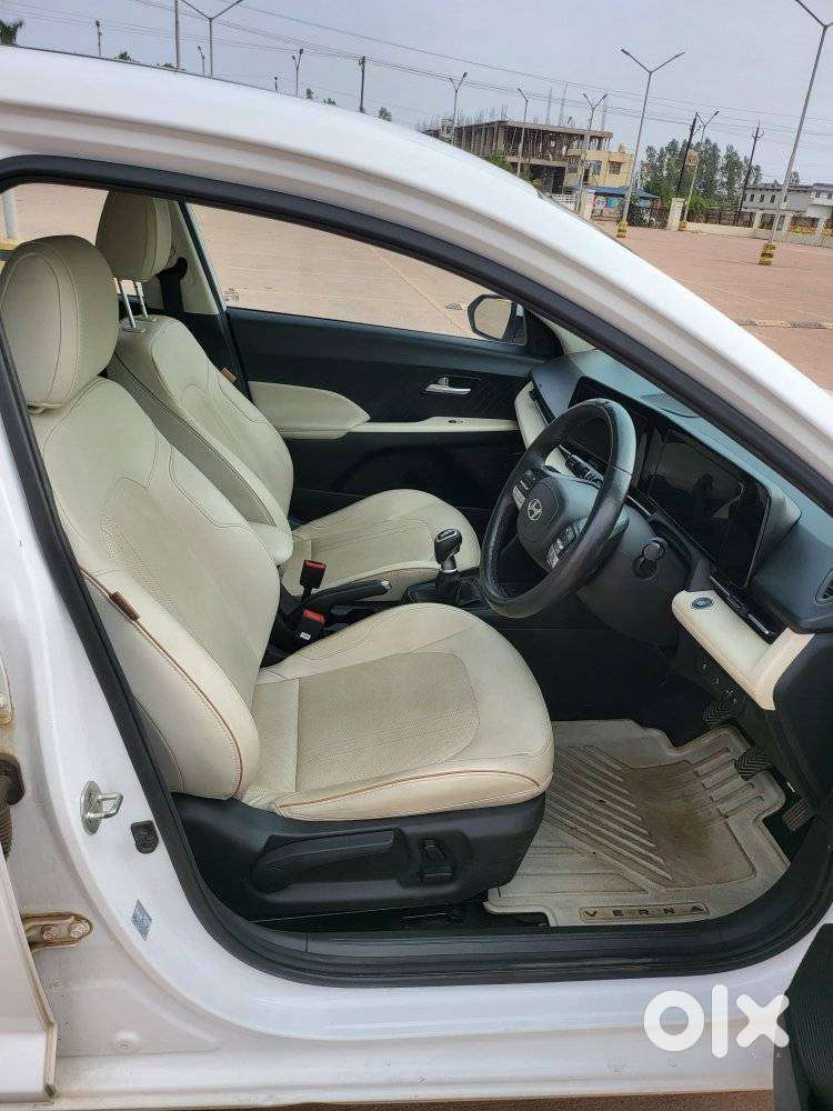 Hyundai Verna 1.5 Mpi Mt Sx (o), 2023, Petrol