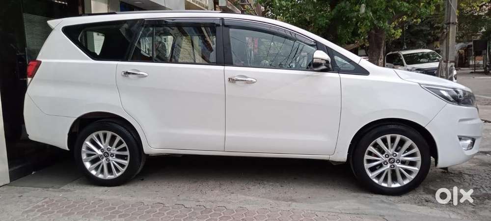 Toyota Innova Crysta 2.7 Gx Mt, 2019, Diesel