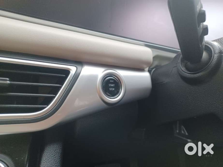 Mahindra Xuv700 2.2 Ax 7 Diesel At Luxury Pack Str, 2022, Diesel